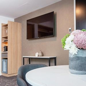 Standard King Room Disability Access